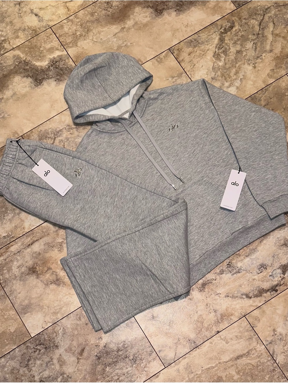 Alo Yoga Accolade Hoodie & Straight Leg Sweatpants Set Sweatsuit Grey Medium